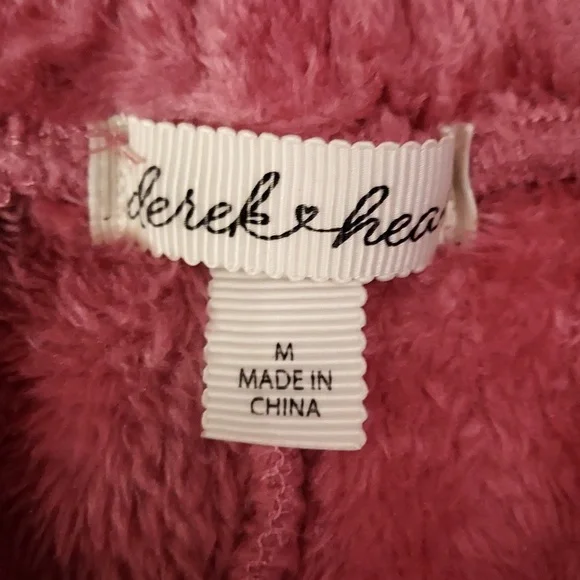 Derek Heart Fuzzy Cargo Pants - Picture 7 of 8